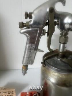 DeVILBISS JGA-545 PAINT SPRAY GUN PLUS XTRAS AND CUP GREAT SHAPE FREE SHIPPING