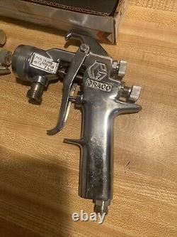 Graco Silver Air Spray Guns 214-675 215230 1 New In Box 1 New WithO Box 1 Used