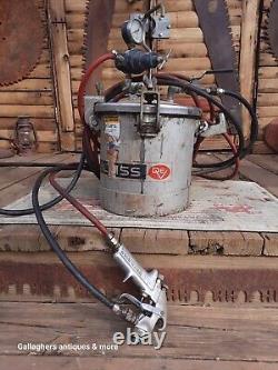 Vintage Devilbiss pressure pot industrial painting Spraying hose & Jga 502 gun