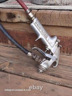 Vintage Devilbiss pressure pot industrial painting Spraying hose & Jga 502 gun