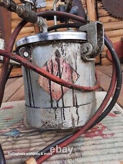 Vintage Devilbiss pressure pot industrial painting Spraying hose & Jga 502 gun