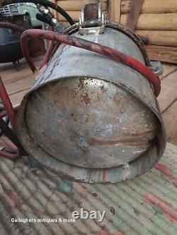 Vintage Devilbiss pressure pot industrial painting Spraying hose & Jga 502 gun