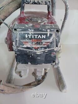 Pulvérisateur de peinture sans air électrique Titan Impact 440 (3300 PSI, 54 GPM)